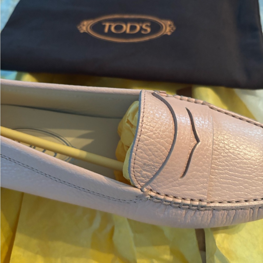 Tod's Blush Leather Loafers
